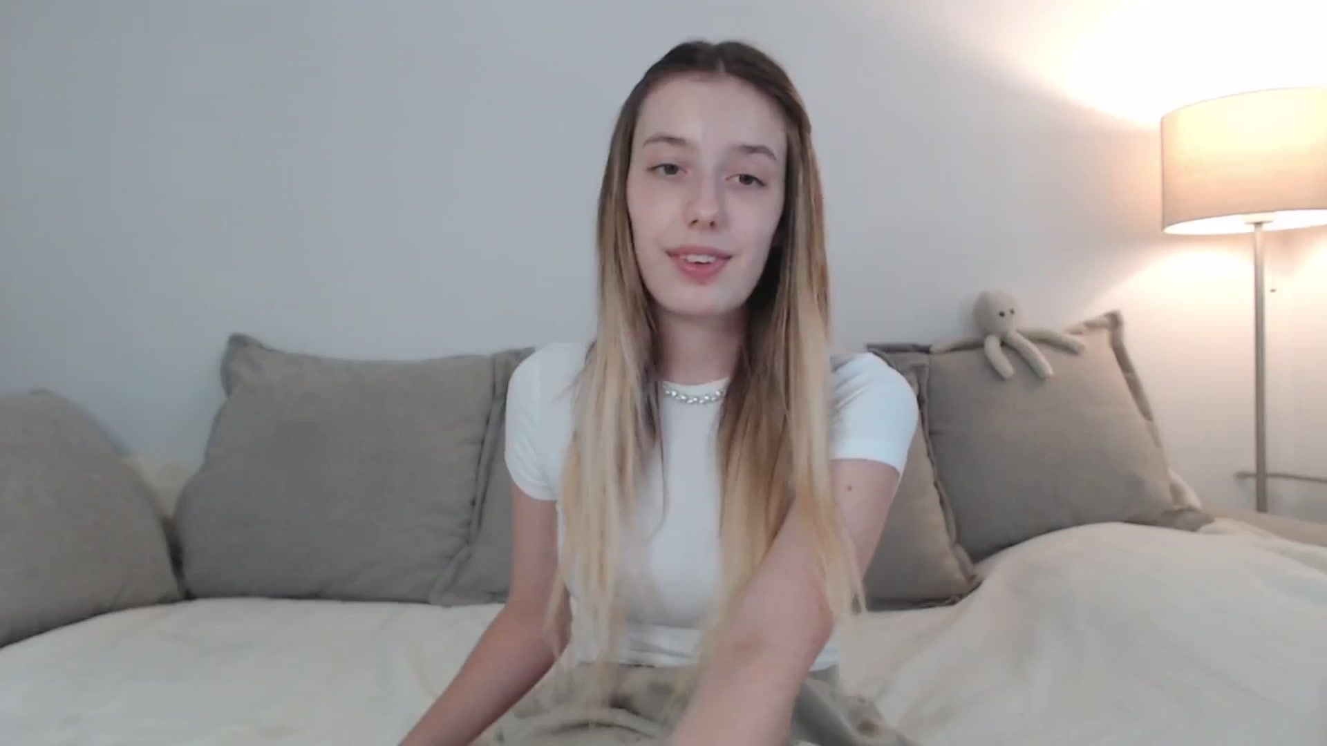 Gallery image thumbnail from Elenaxkiss's myfreecams stream on, 08/31/2025, 09:52 image 17 of 20
