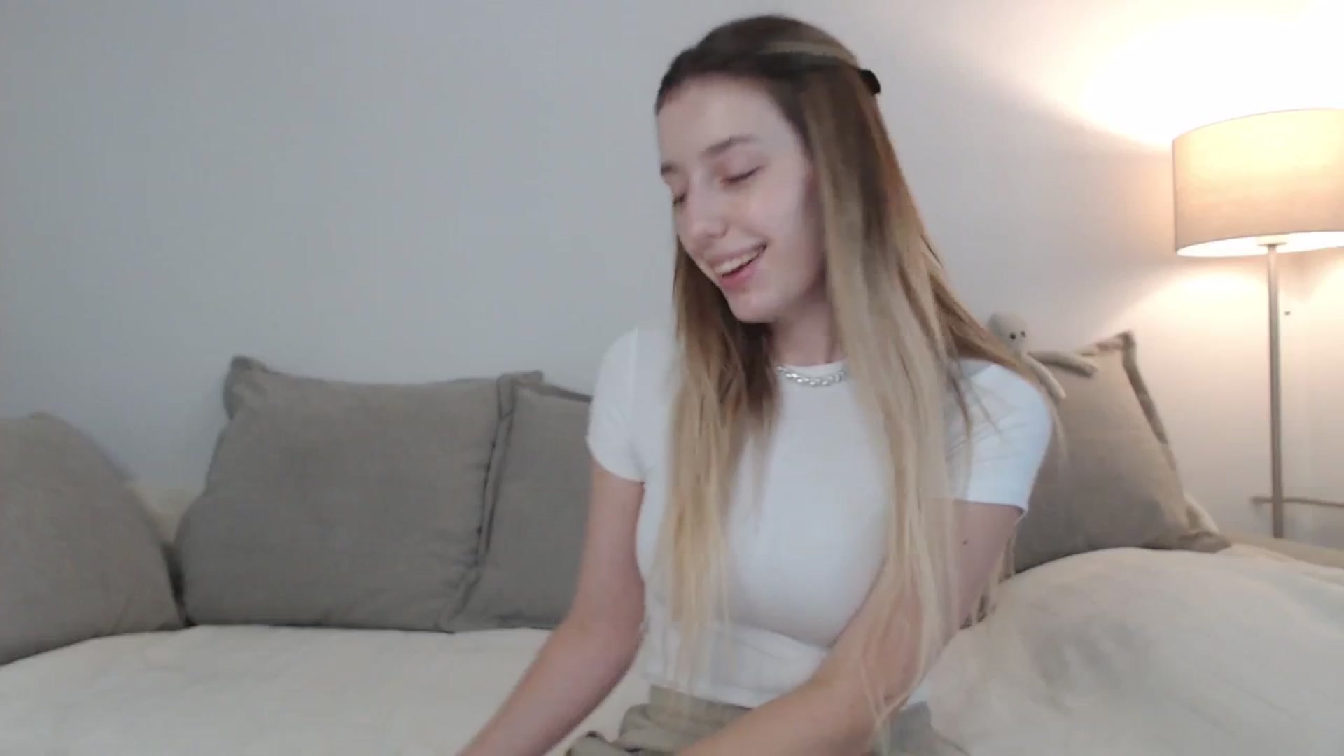 Gallery image thumbnail from Elenaxkiss's myfreecams stream on, 08/31/2025, 09:52 image 14 of 20