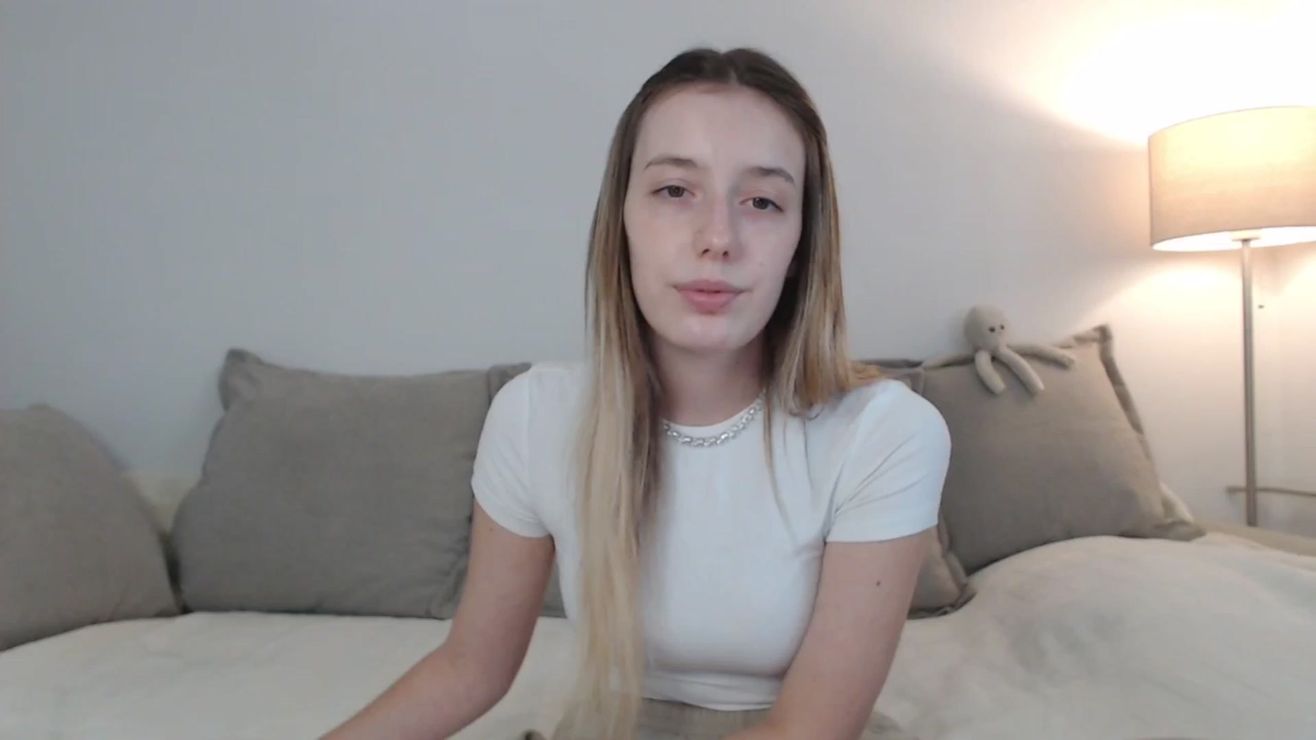 Gallery image thumbnail from Elenaxkiss's myfreecams stream on, 08/31/2025, 09:52 image 10 of 20