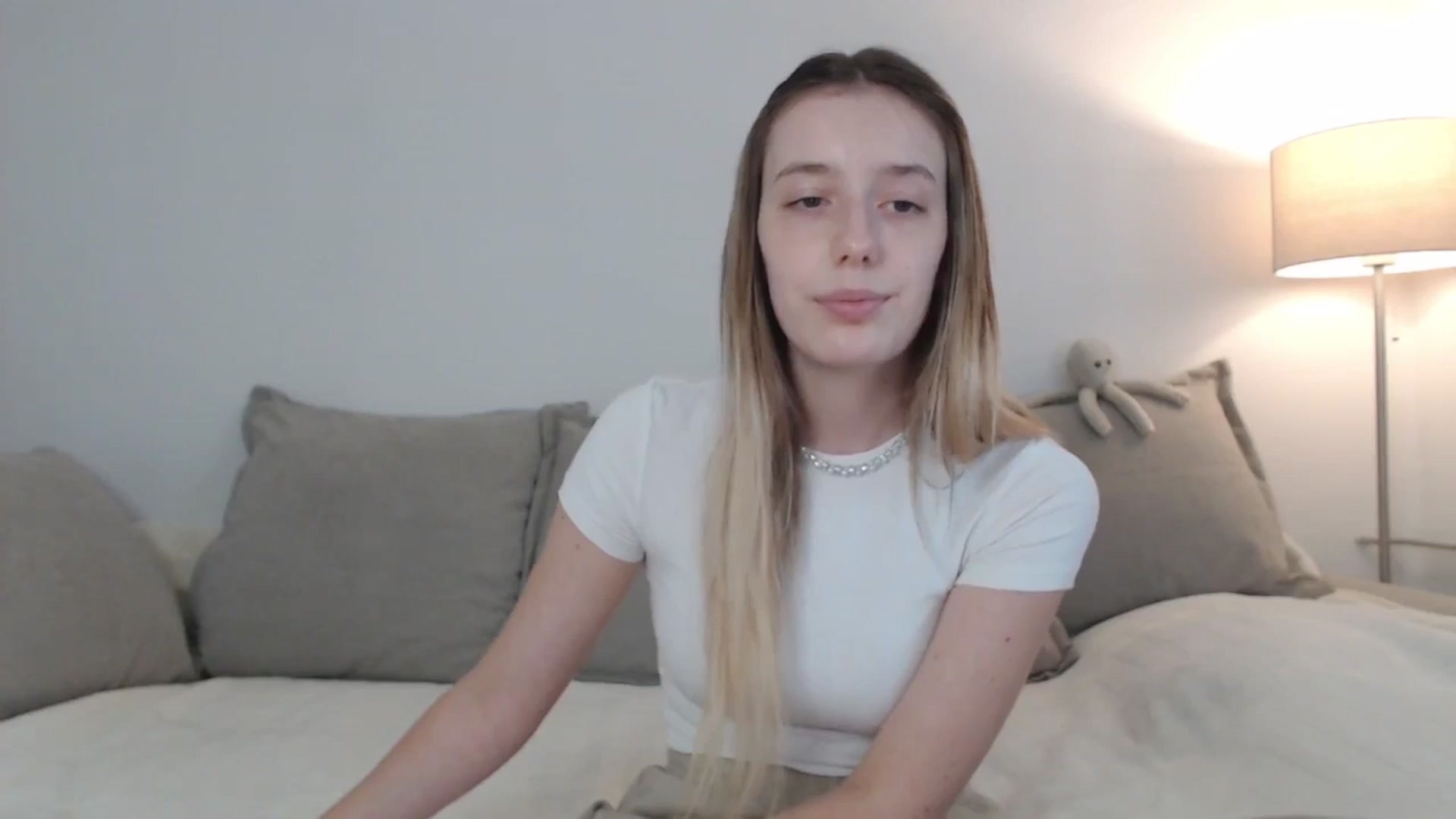 Gallery image thumbnail from Elenaxkiss's myfreecams stream on, 08/31/2025, 09:52 image 11 of 20