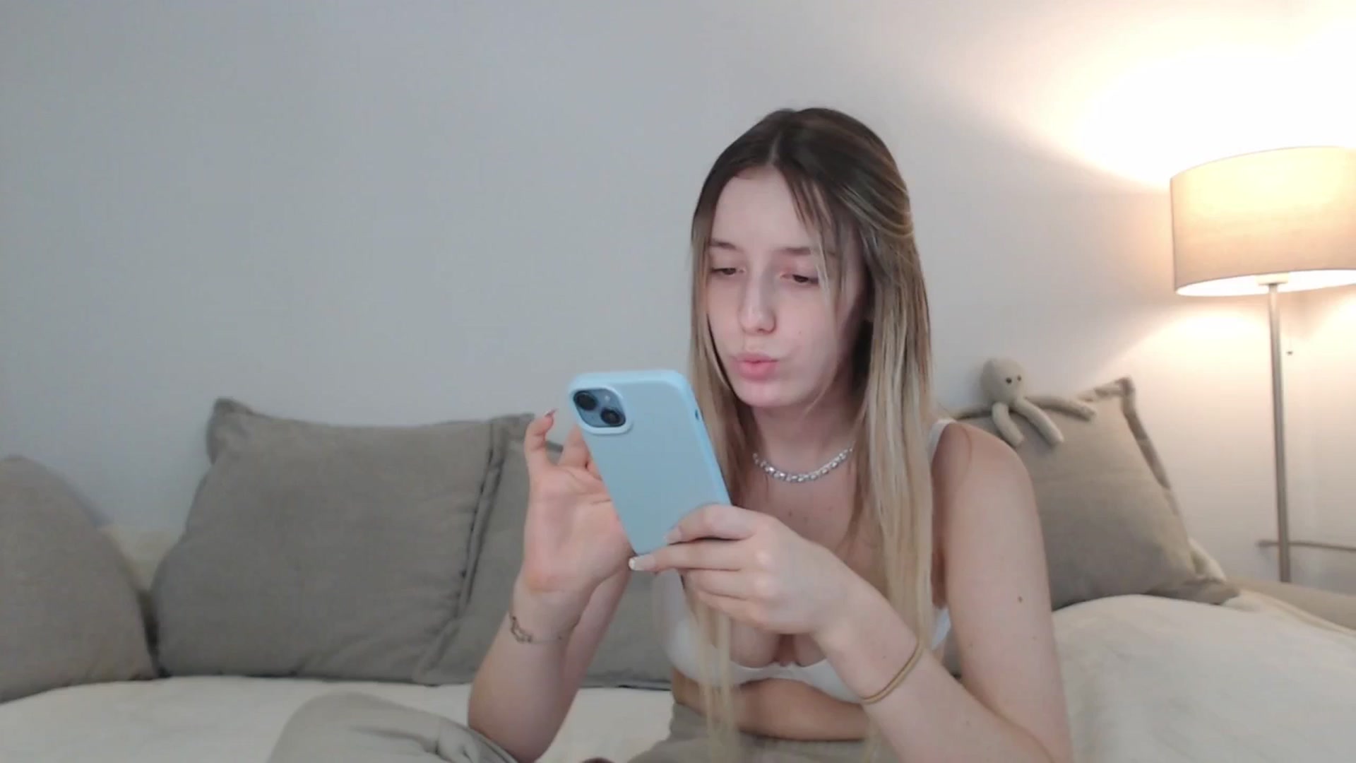 Gallery image thumbnail from Elenaxkiss's myfreecams stream on, 08/31/2025, 11:48 image 7 of 20