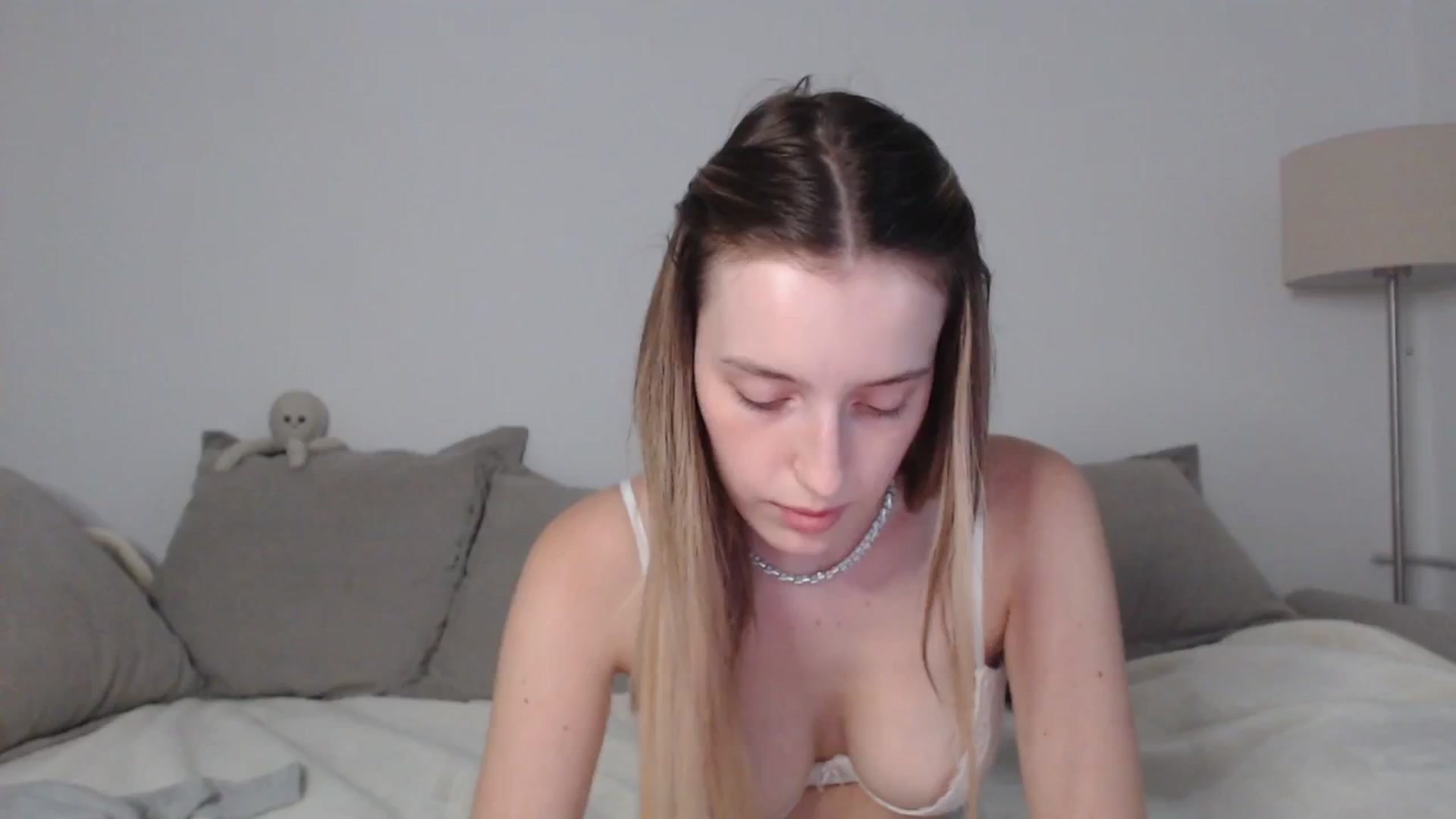 Gallery image thumbnail from Elenaxkiss's myfreecams stream on, 09/01/2025, 16:24 image 15 of 20