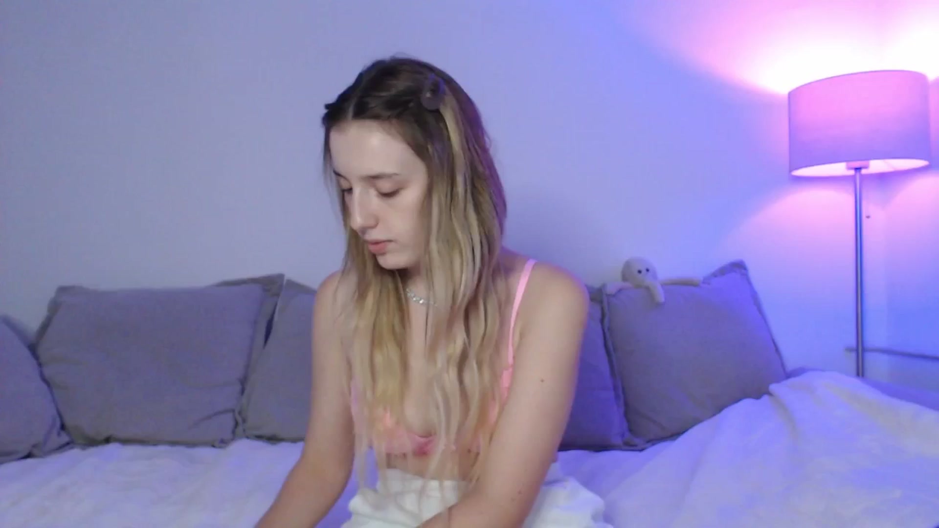 Gallery image thumbnail from Elenaxkiss's myfreecams stream on, 09/02/2025, 20:21 image 3 of 20