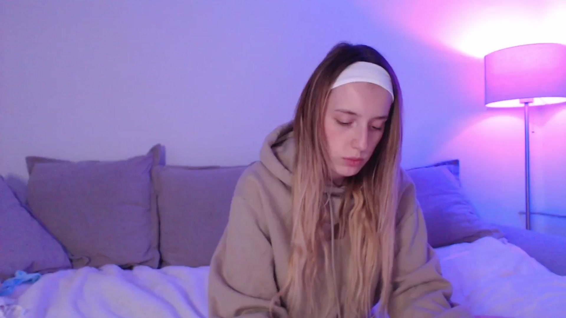 Gallery image thumbnail from Elenaxkiss's myfreecams stream on, 09/07/2025, 22:05 image 18 of 20