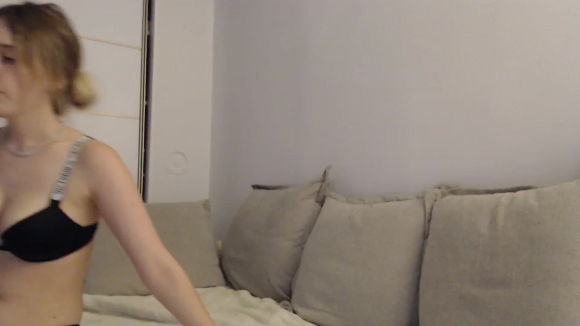 Gallery image thumbnail from Elenaxkiss's myfreecams stream on, 09/11/2025, 16:48 image 5 of 20