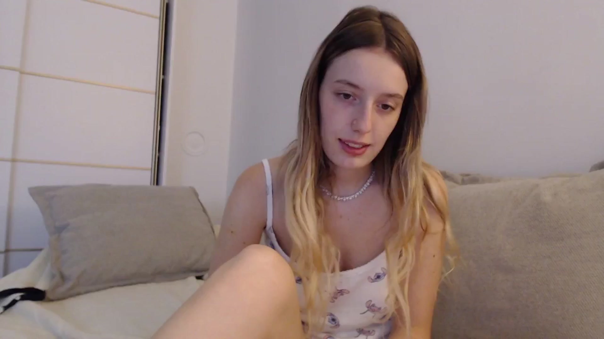 Gallery image thumbnail from Elenaxkiss's myfreecams stream on, 09/12/2025, 11:29 image 3 of 20
