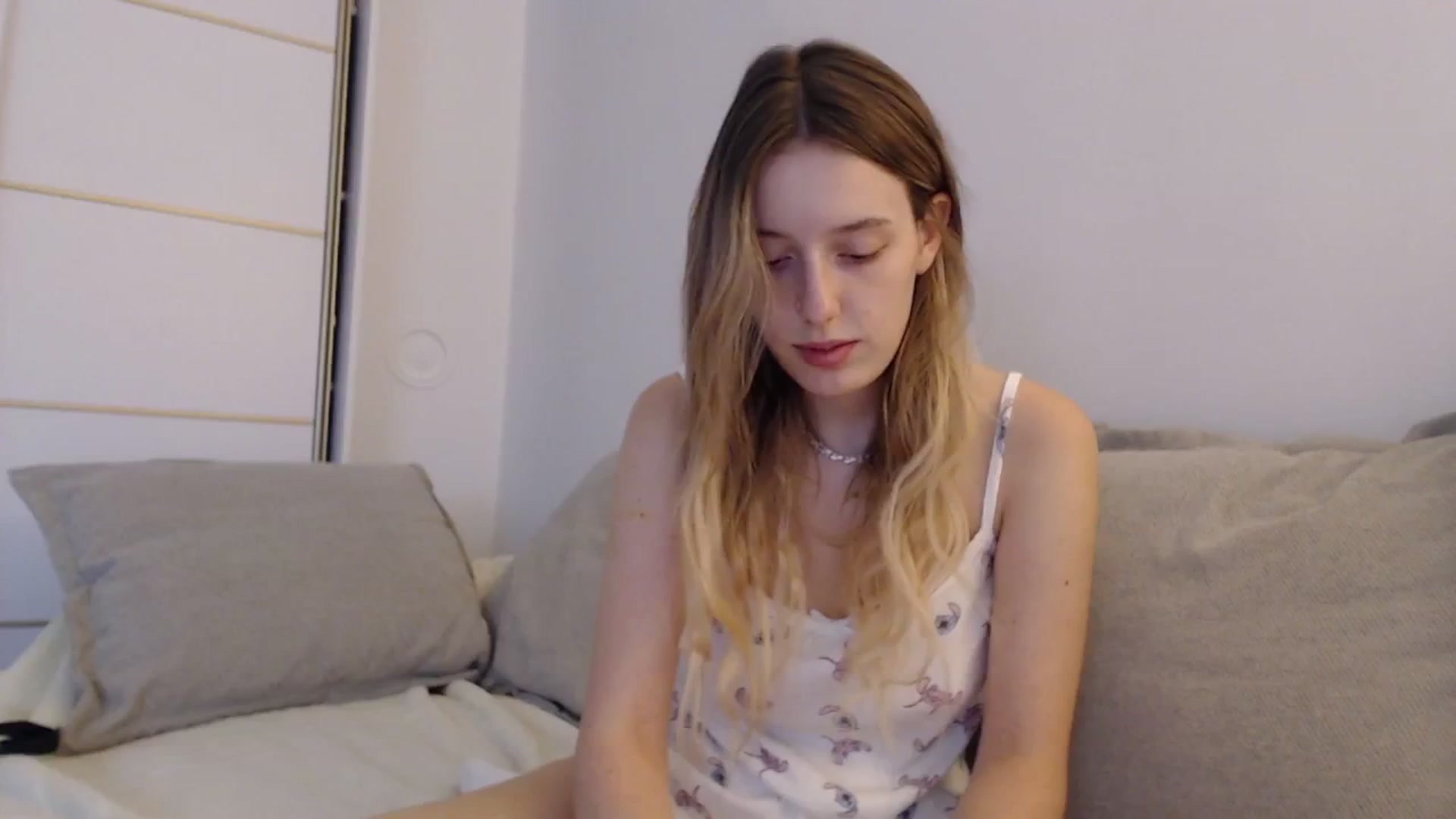 Gallery image thumbnail from Elenaxkiss's myfreecams stream on, 09/12/2025, 11:29 image 2 of 20