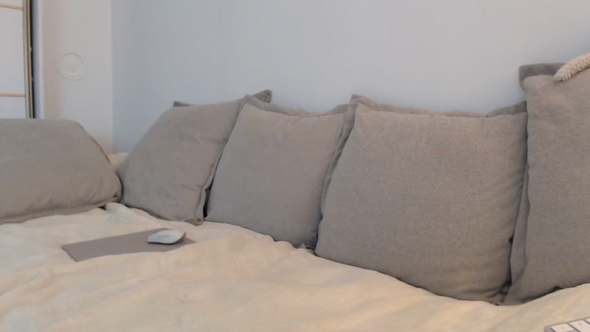 Gallery image thumbnail from Elenaxkiss's myfreecams stream on, 09/12/2025, 11:29 image 16 of 20
