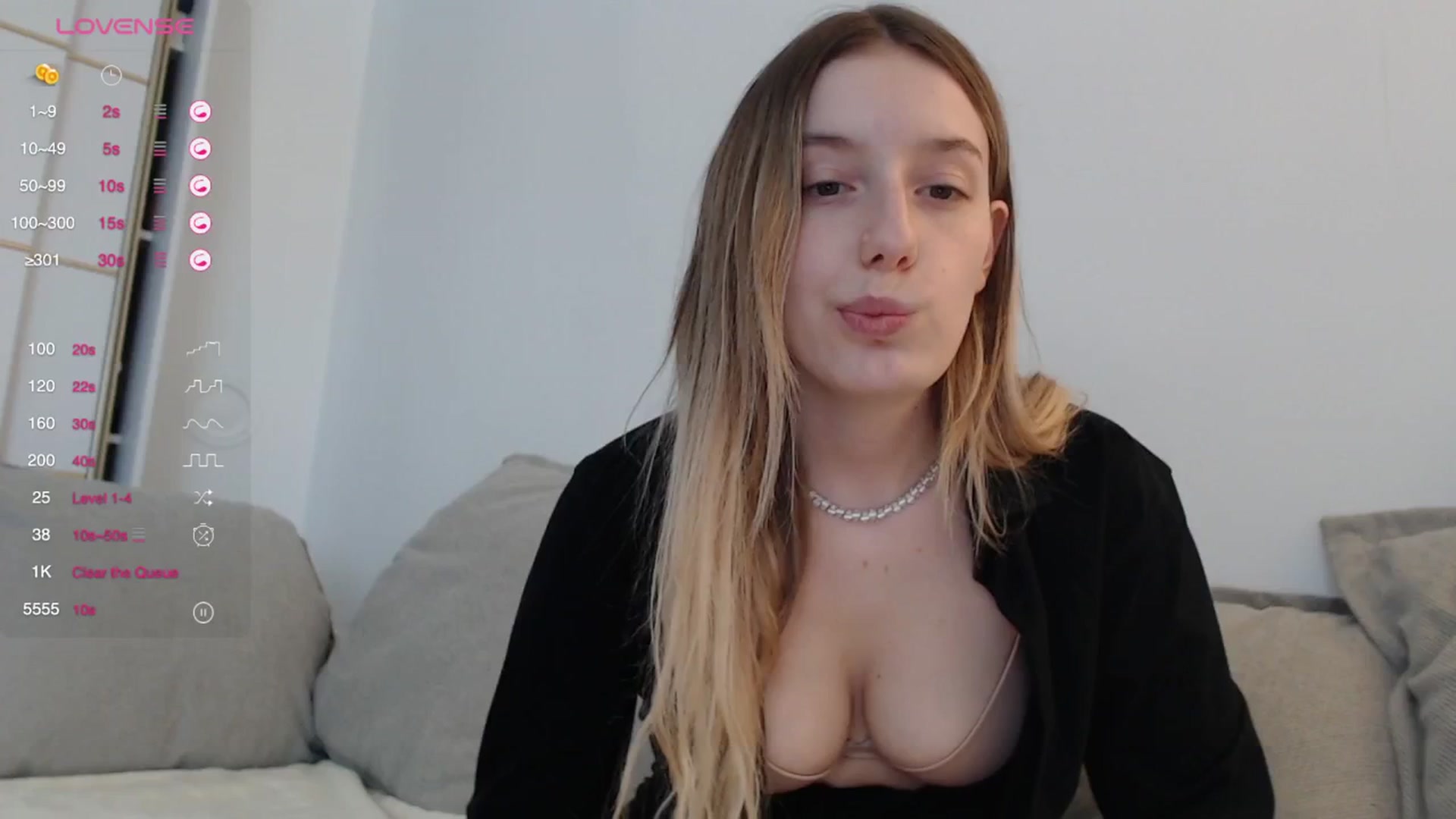 Gallery image thumbnail from Elenaxkiss's myfreecams stream on, 09/17/2025, 10:37 image 18 of 20