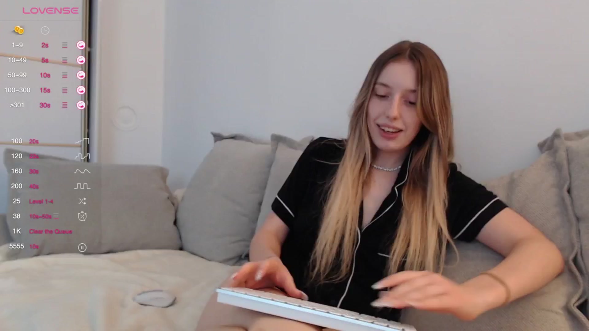Gallery image thumbnail from Elenaxkiss's myfreecams stream on, 09/21/2025, 10:33 image 13 of 20