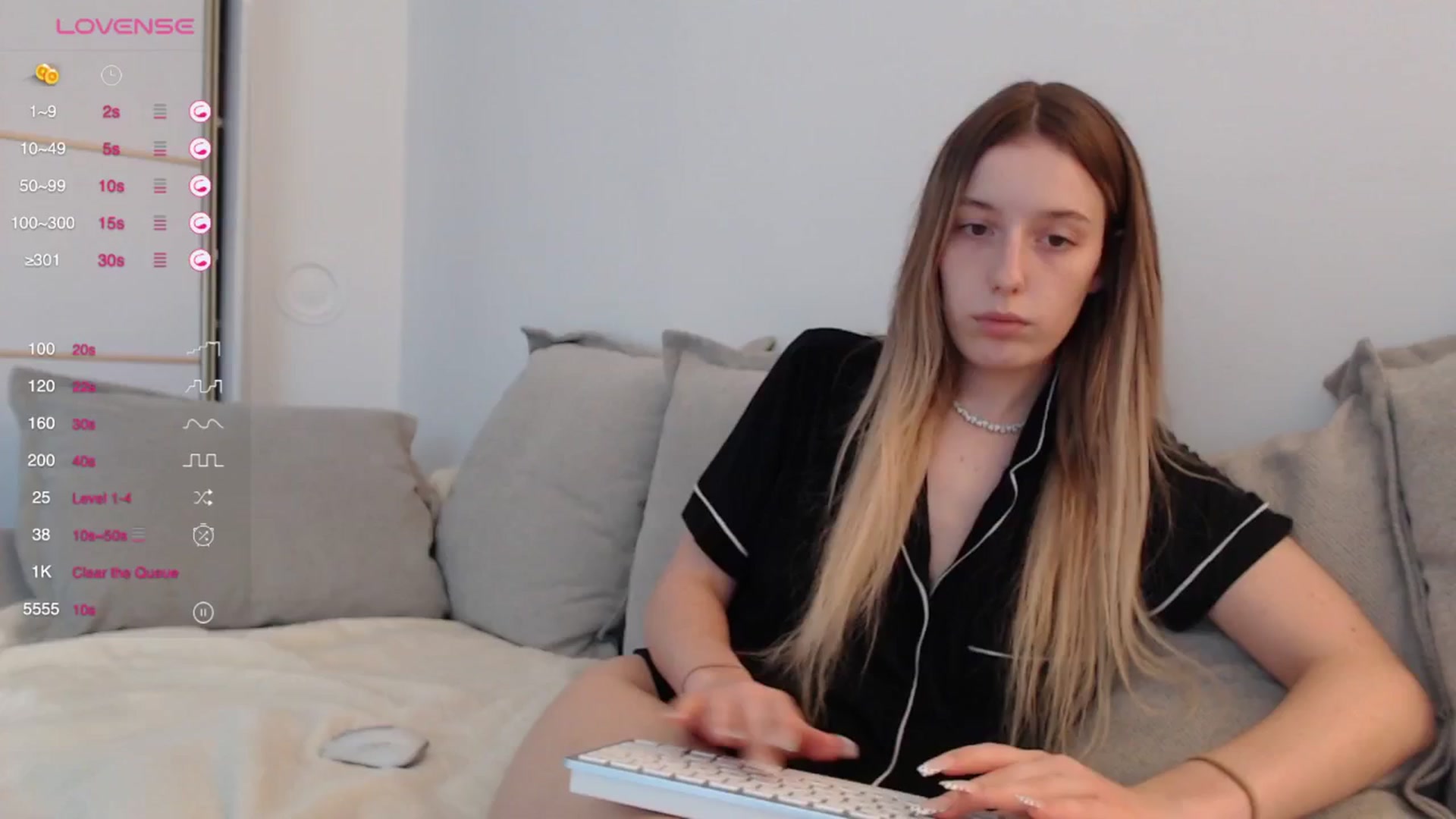 Gallery image thumbnail from Elenaxkiss's myfreecams stream on, 09/21/2025, 10:33 image 16 of 20