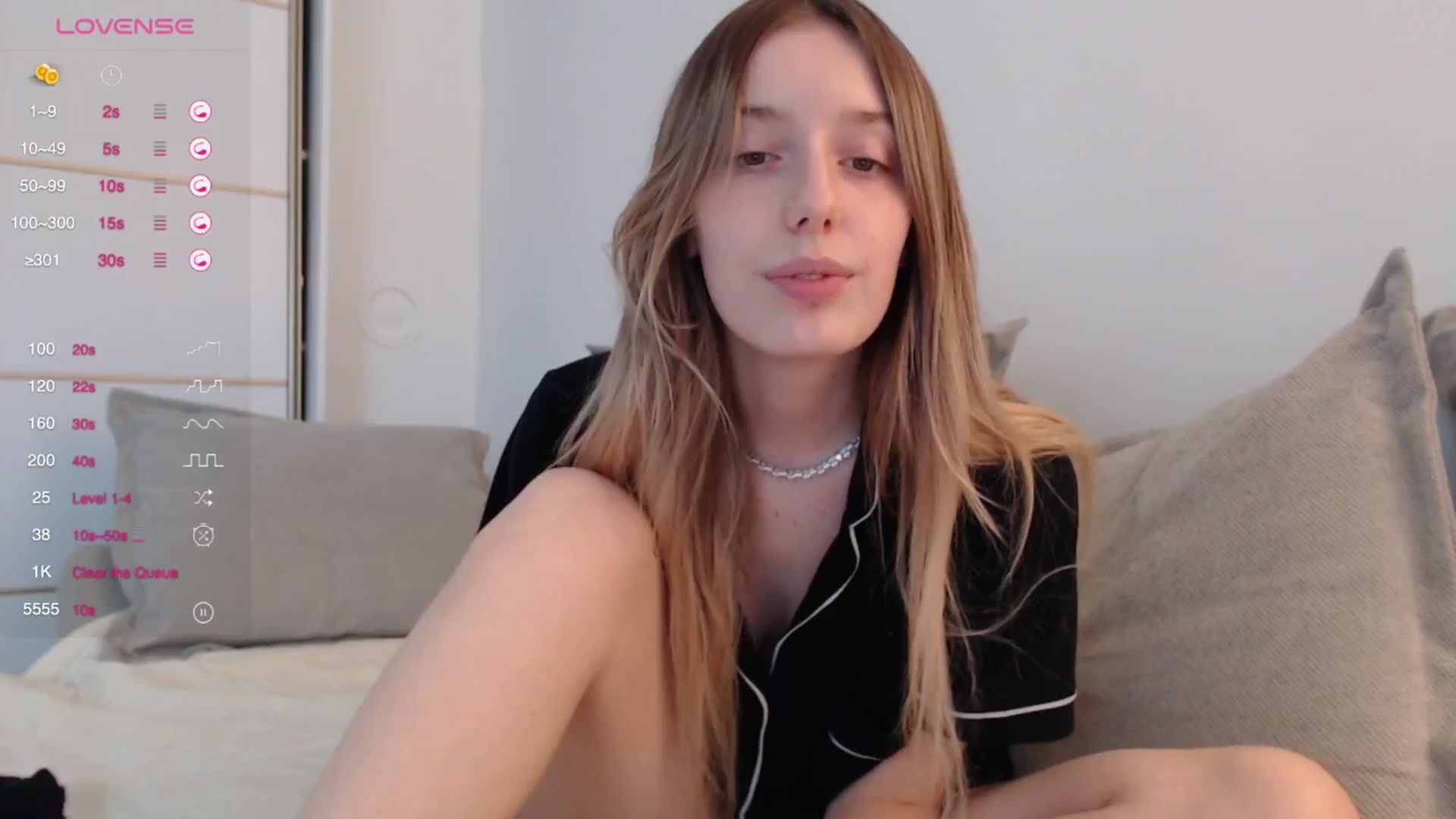 Gallery image thumbnail from Elenaxkiss's myfreecams stream on, 09/21/2025, 10:33 image 3 of 20
