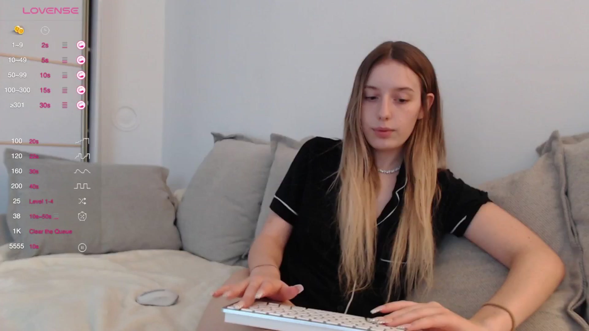 Gallery image thumbnail from Elenaxkiss's myfreecams stream on, 09/21/2025, 10:33 image 14 of 20