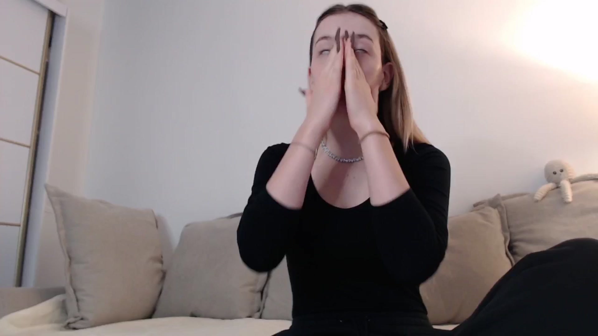 Gallery image thumbnail from Elenaxkiss's myfreecams stream on, 09/26/2025, 07:36 image 2 of 20