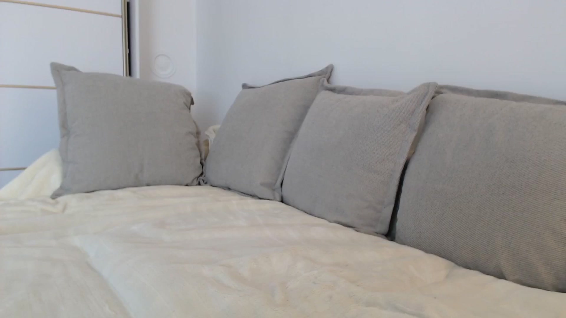 Gallery image thumbnail from Elenaxkiss's myfreecams stream on, 09/27/2025, 11:19 image 5 of 20