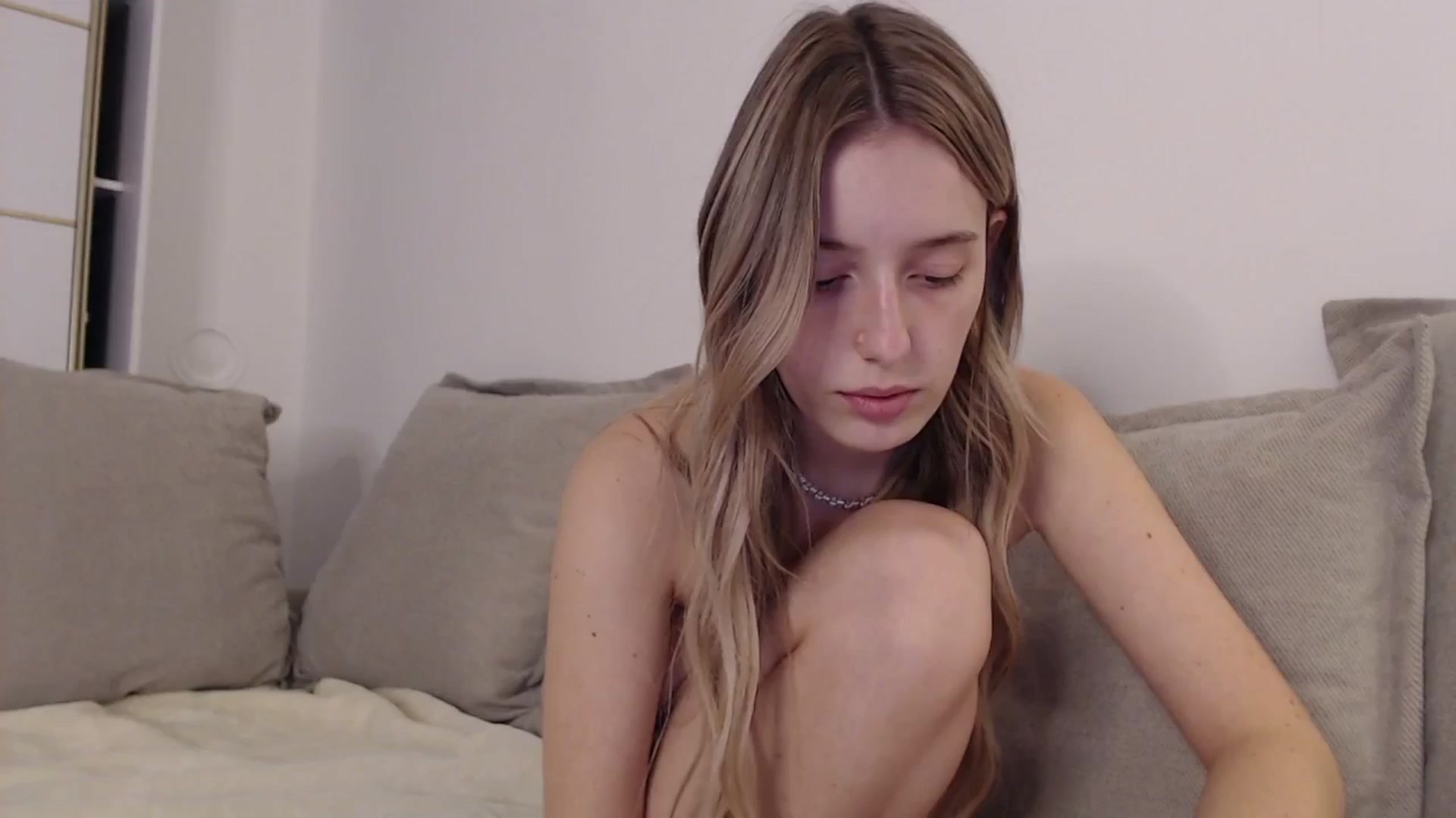 Gallery image thumbnail from Elenaxkiss's myfreecams stream on, 10/01/2025, 11:43 image 4 of 20