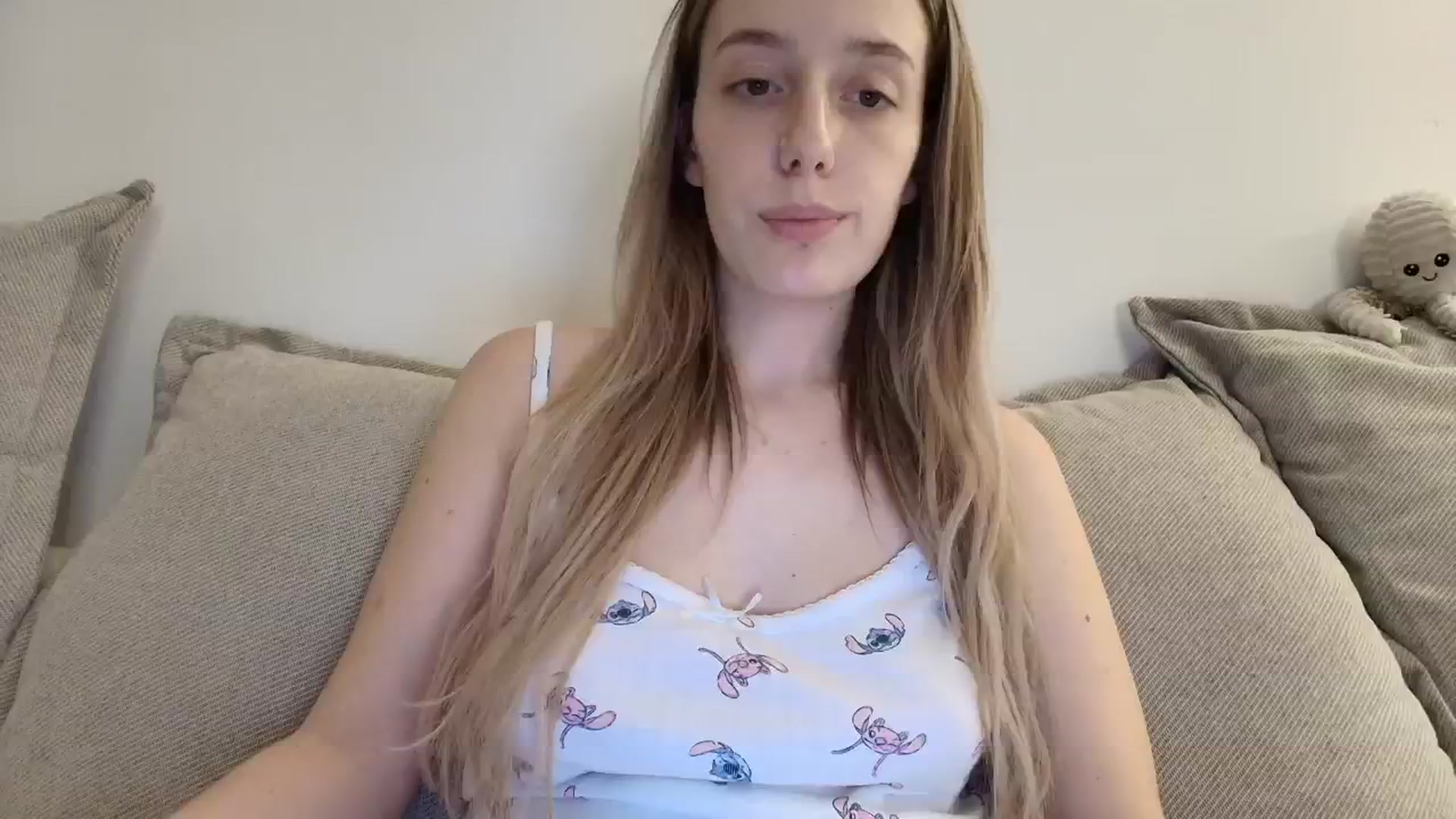 Gallery image thumbnail from Elenaxkiss's myfreecams stream on, 10/06/2025, 21:35 image 17 of 20