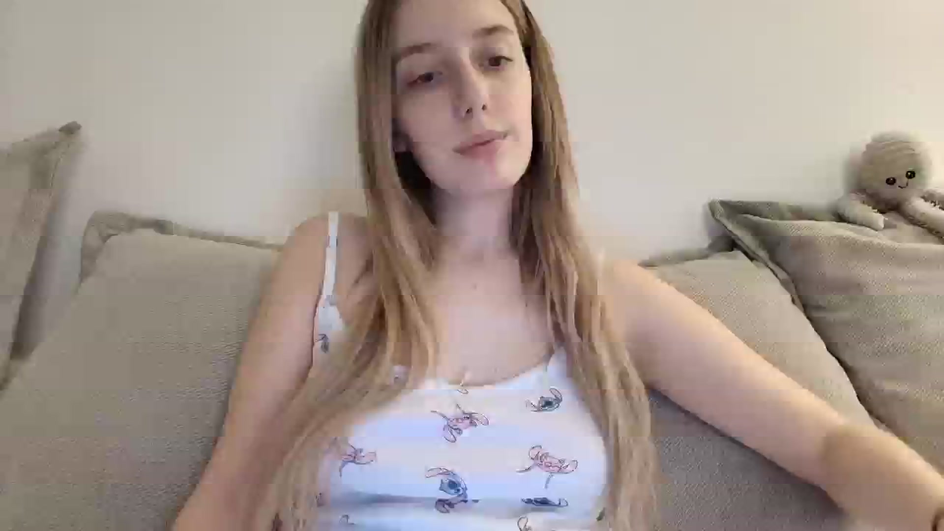 Gallery image thumbnail from Elenaxkiss's myfreecams stream on, 10/06/2025, 21:35 image 18 of 20