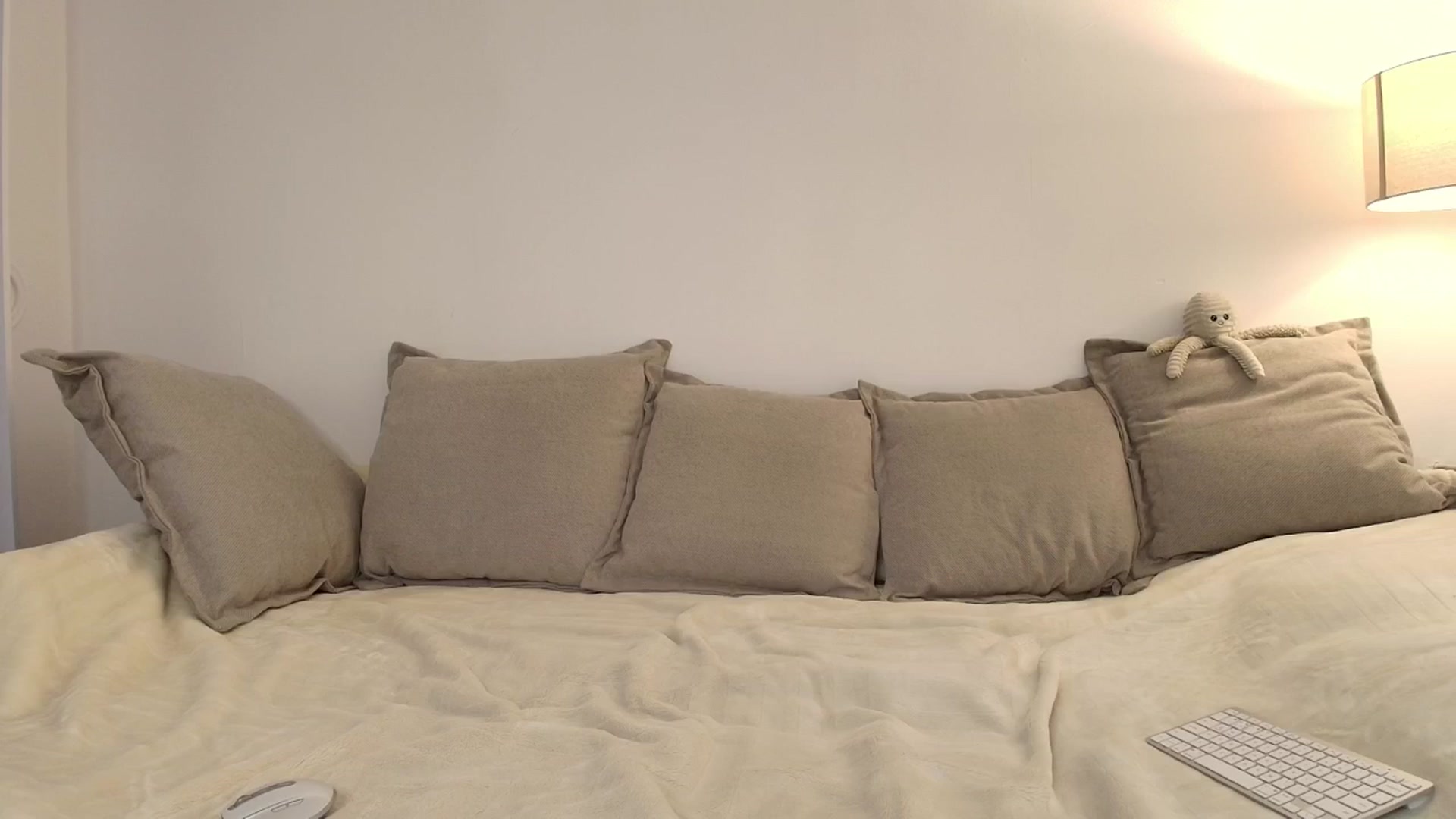 Gallery image thumbnail from Elenaxkiss's myfreecams stream on, 10/12/2025, 10:21 image 12 of 20
