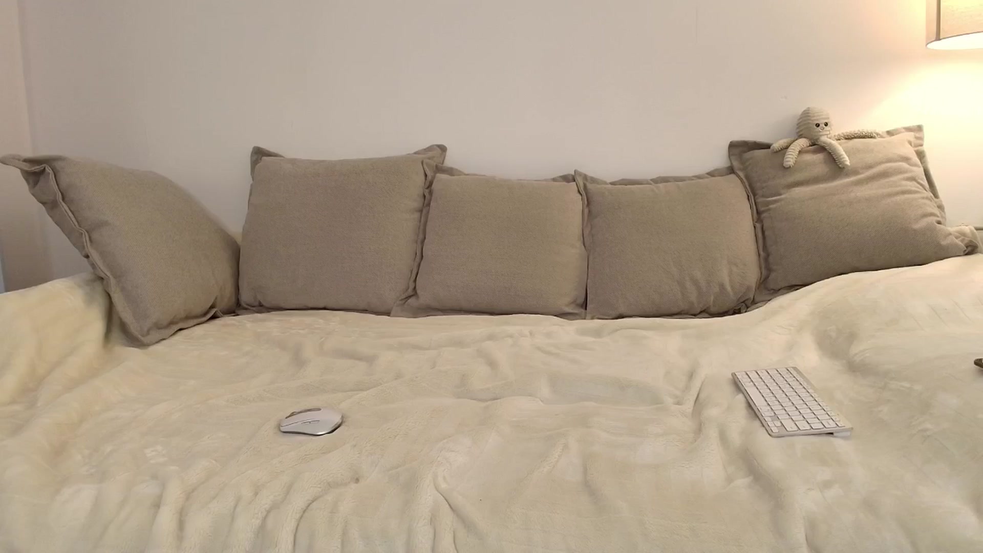 Gallery image thumbnail from Elenaxkiss's myfreecams stream on, 10/12/2025, 12:09 image 15 of 20