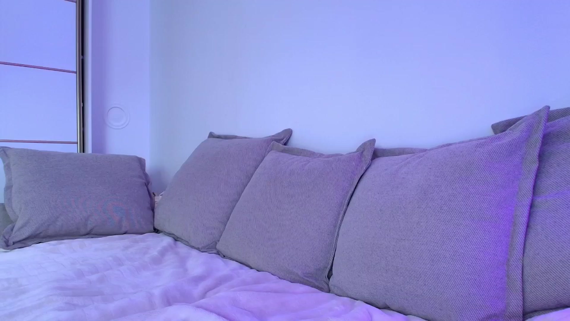 Gallery image thumbnail from Elenaxkiss's myfreecams stream on, 10/15/2025, 10:40 image 8 of 20