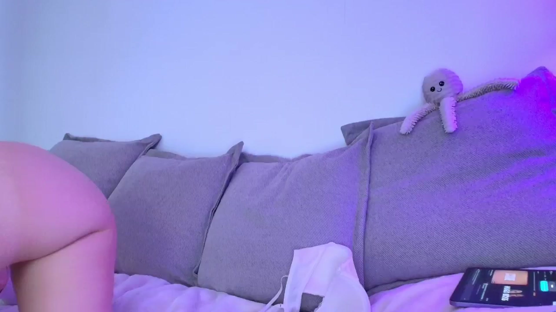 Gallery image thumbnail from Elenaxkiss's myfreecams stream on, 10/15/2025, 10:40 image 4 of 20
