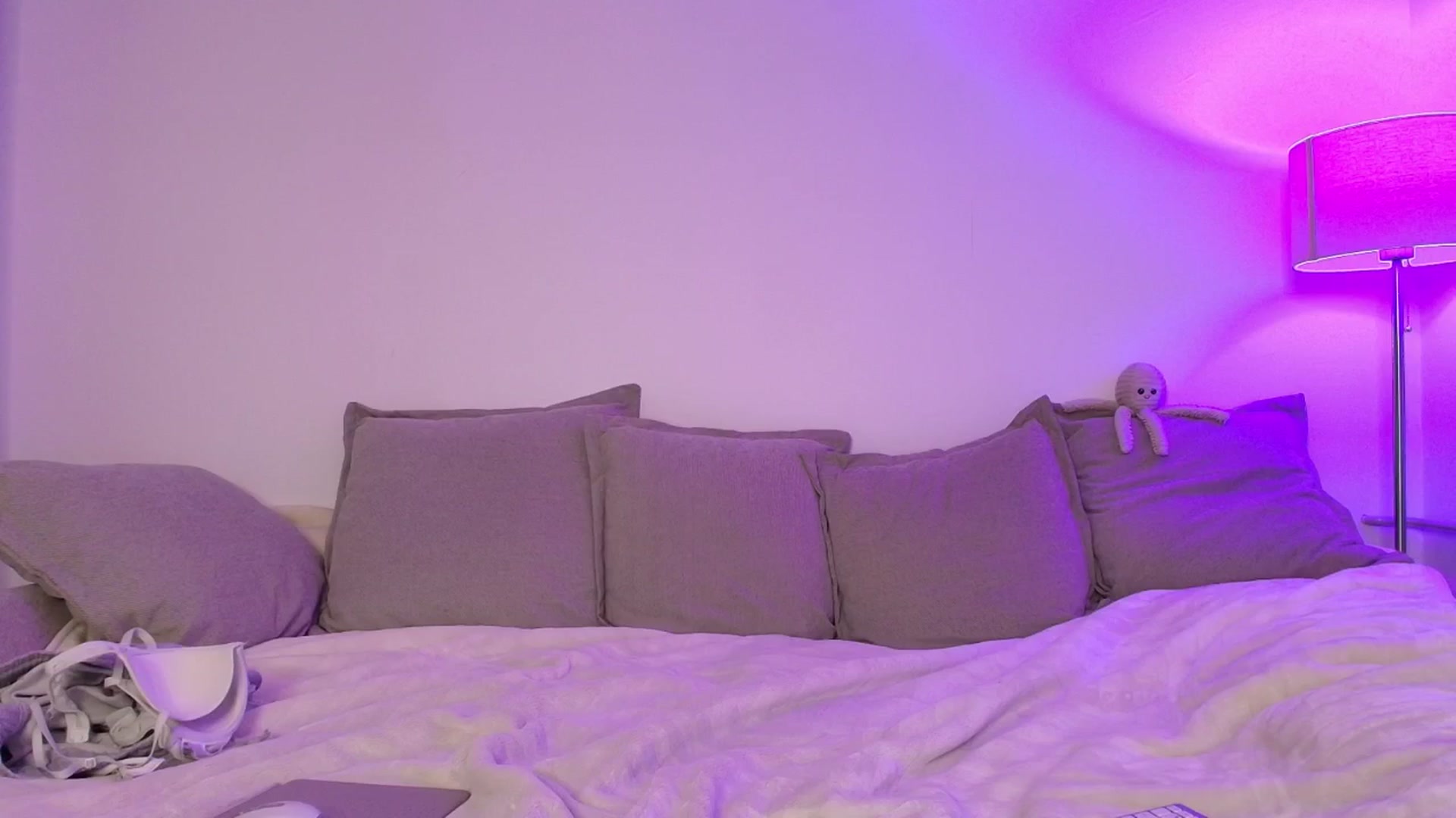 Gallery image thumbnail from Elenaxkiss's myfreecams stream on, 10/16/2025, 20:33 image 20 of 20