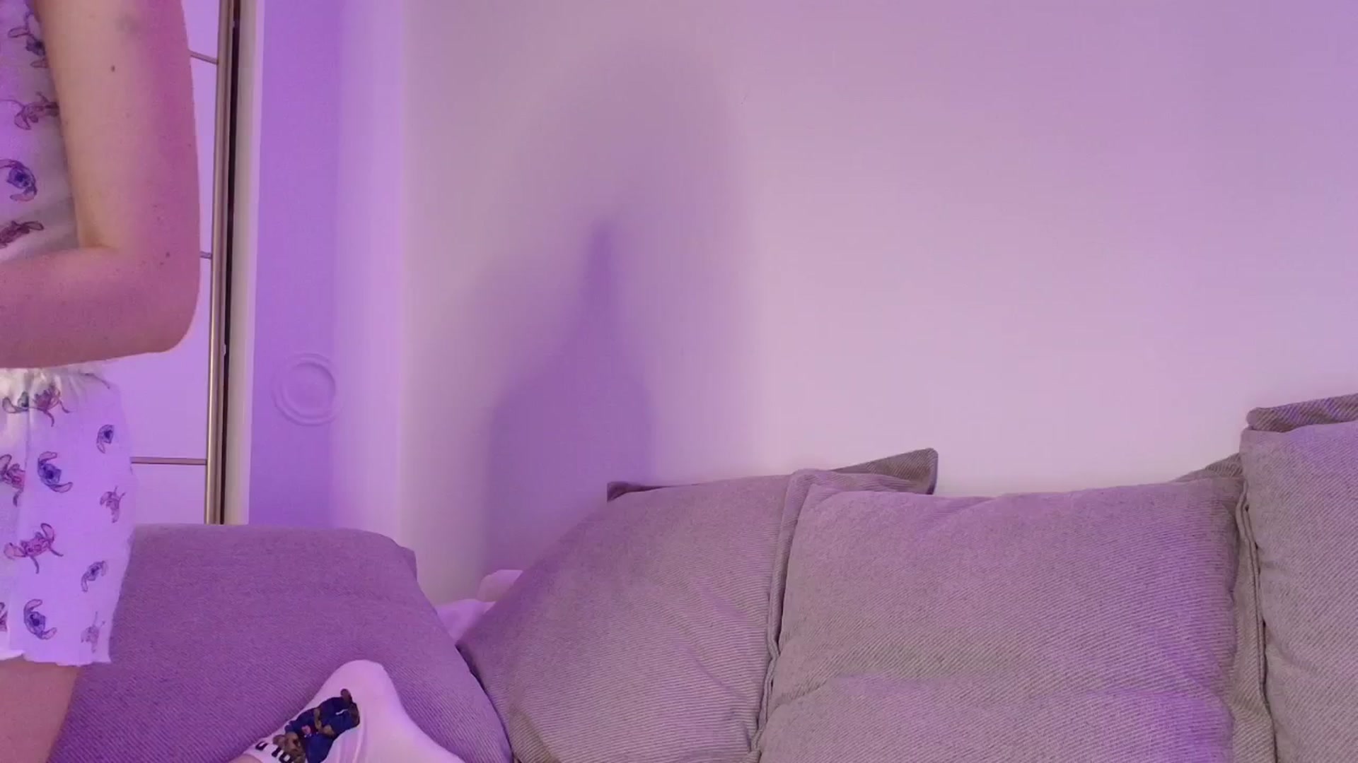 Gallery image thumbnail from Elenaxkiss's myfreecams stream on, 10/19/2025, 21:13 image 5 of 20