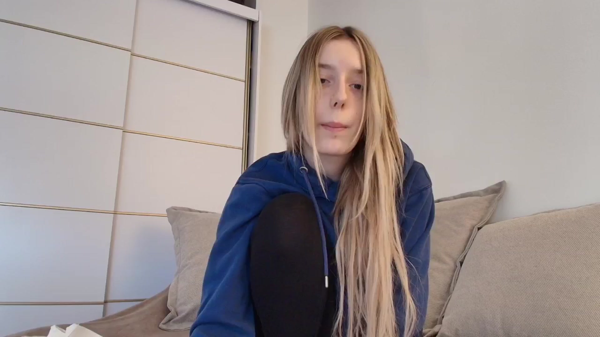 Gallery image thumbnail from Elenaxkiss's myfreecams stream on, 10/20/2025, 10:53 image 1 of 20