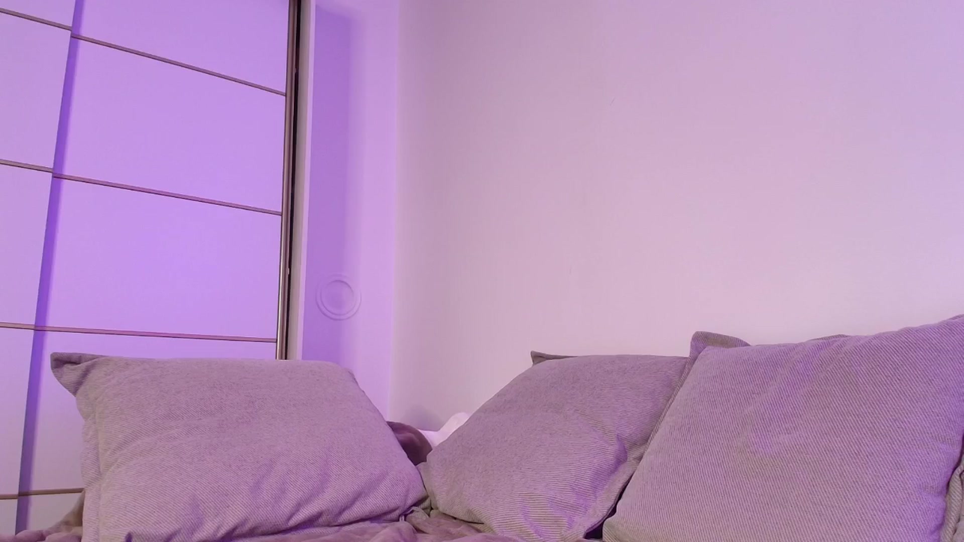 Gallery image thumbnail from Elenaxkiss's myfreecams stream on, 10/21/2025, 19:58 image 4 of 20