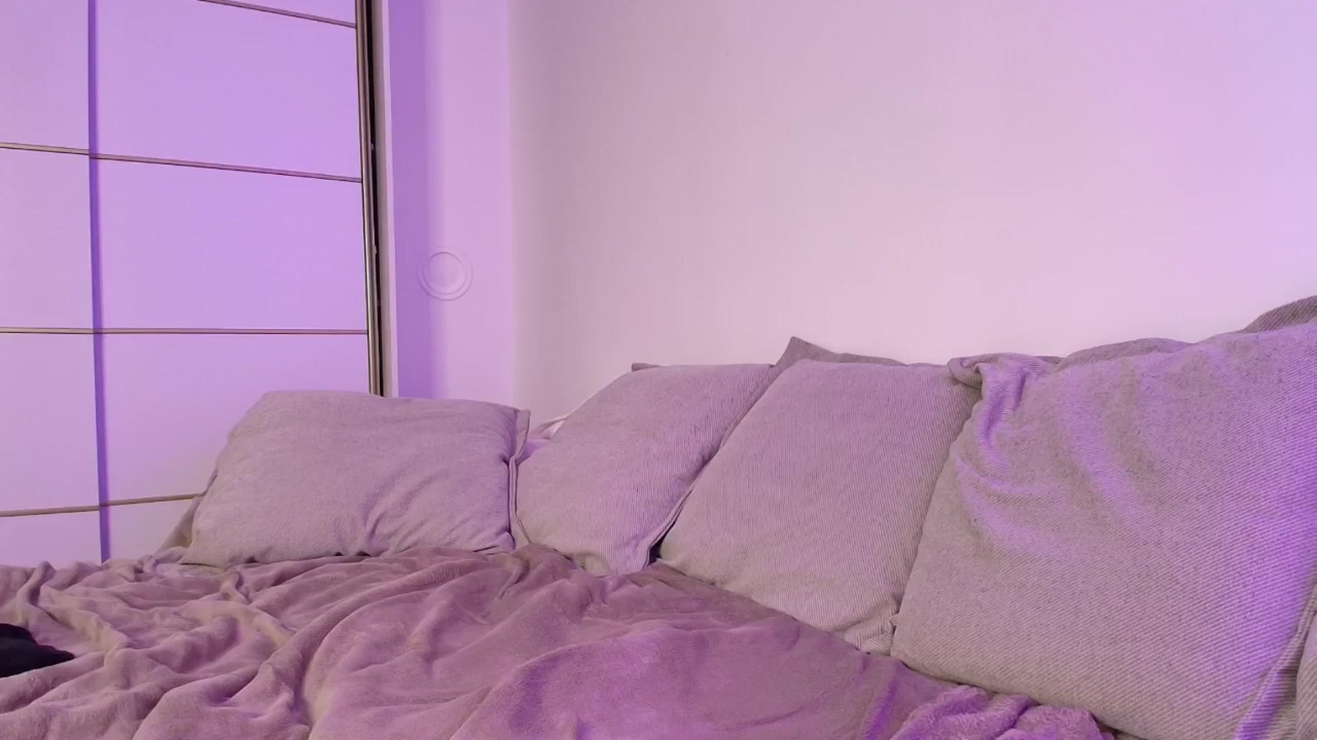 Gallery image thumbnail from Elenaxkiss's myfreecams stream on, 10/22/2025, 21:35 image 2 of 20