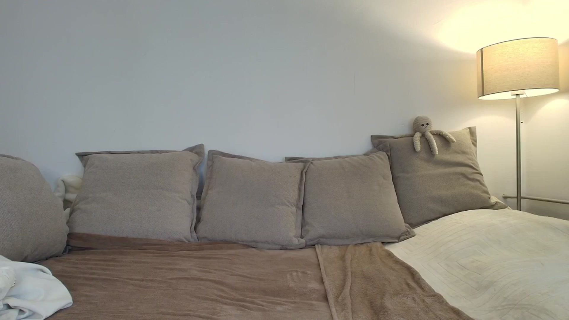 Gallery image thumbnail from Elenaxkiss's myfreecams stream on, 10/24/2025, 10:04 image 6 of 20