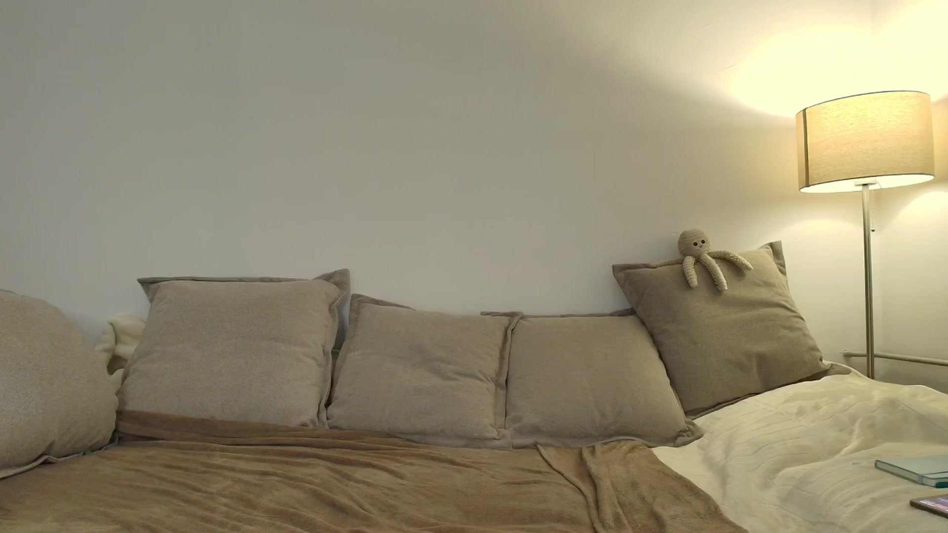 Gallery image thumbnail from Elenaxkiss's myfreecams stream on, 10/24/2025, 10:04 image 20 of 20