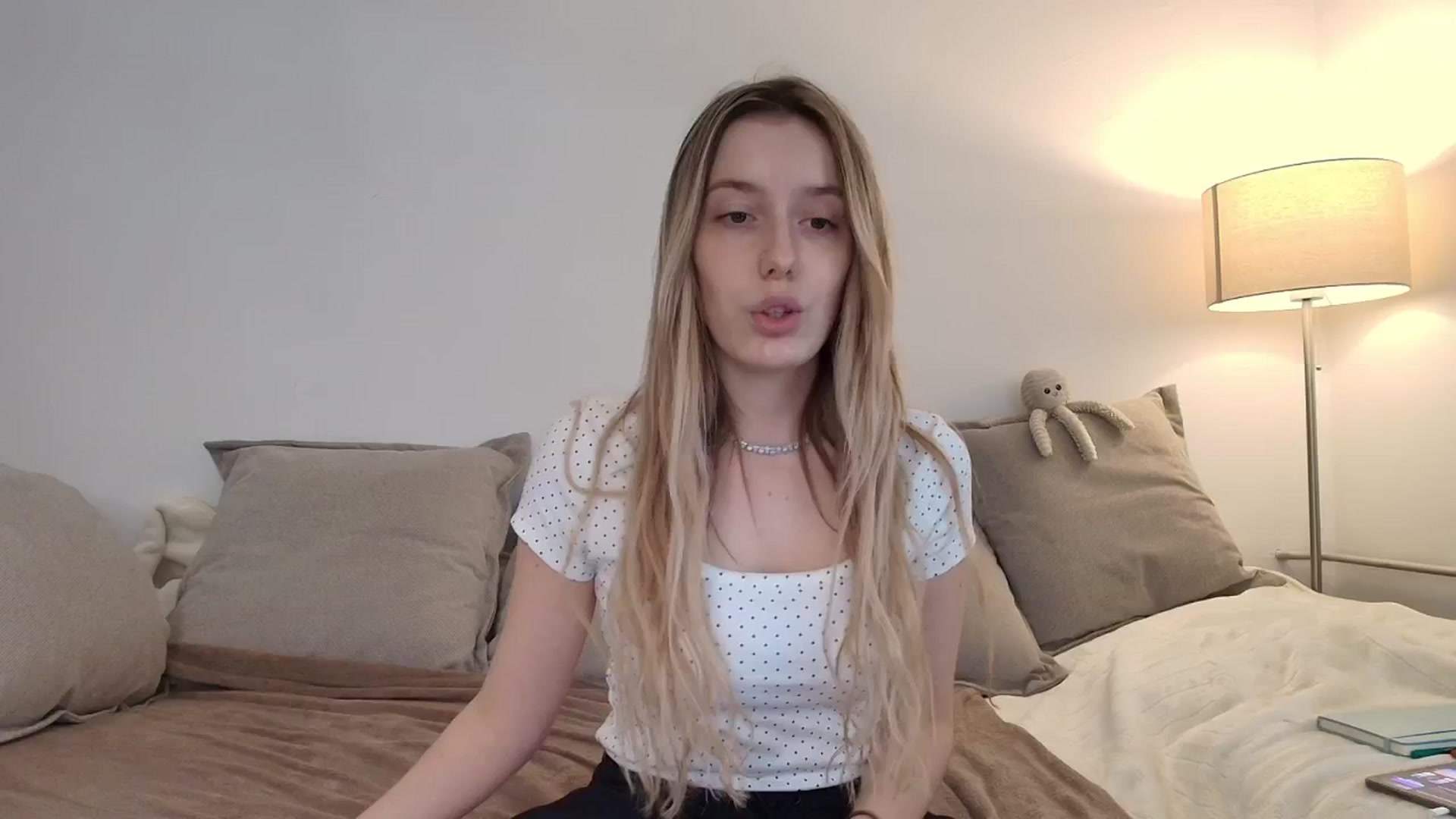 Gallery image thumbnail from Elenaxkiss's myfreecams stream on, 10/24/2025, 10:59 image 14 of 20
