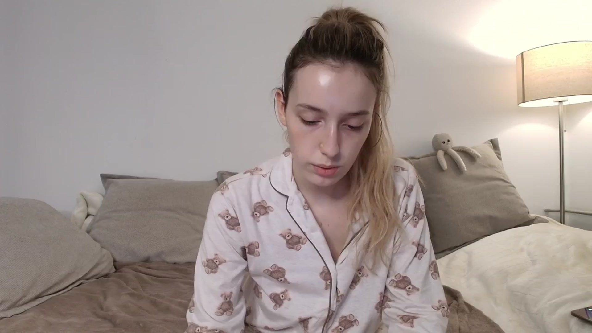 Gallery image thumbnail from Elenaxkiss's myfreecams stream on, 10/24/2025, 19:32 image 1 of 20