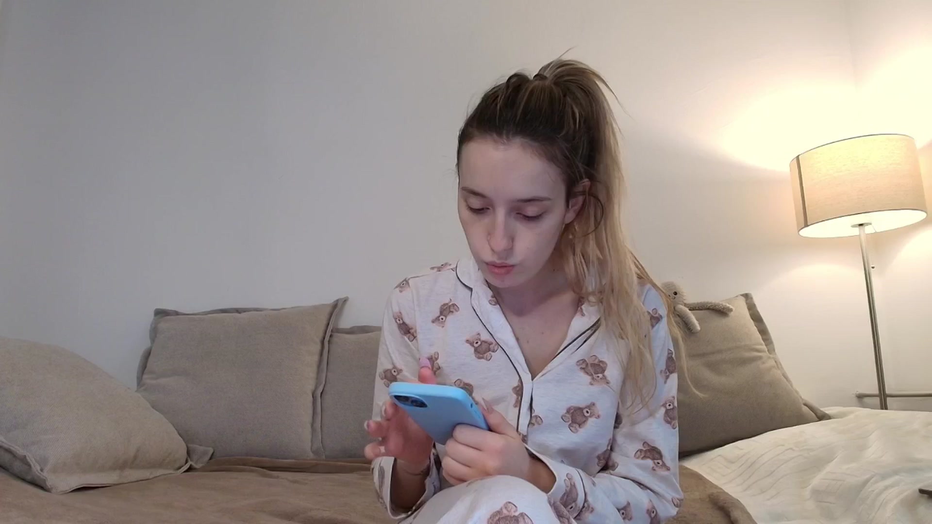 Gallery image thumbnail from Elenaxkiss's myfreecams stream on, 10/25/2025, 10:35 image 12 of 20