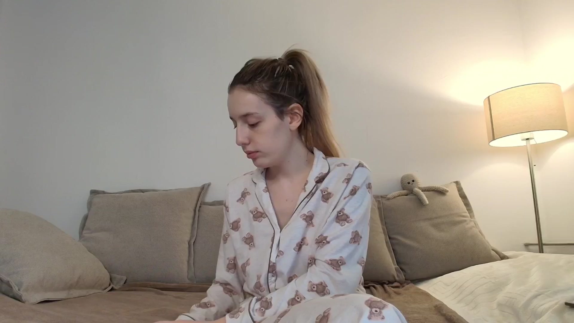 Gallery image thumbnail from Elenaxkiss's myfreecams stream on, 10/25/2025, 10:35 image 10 of 20