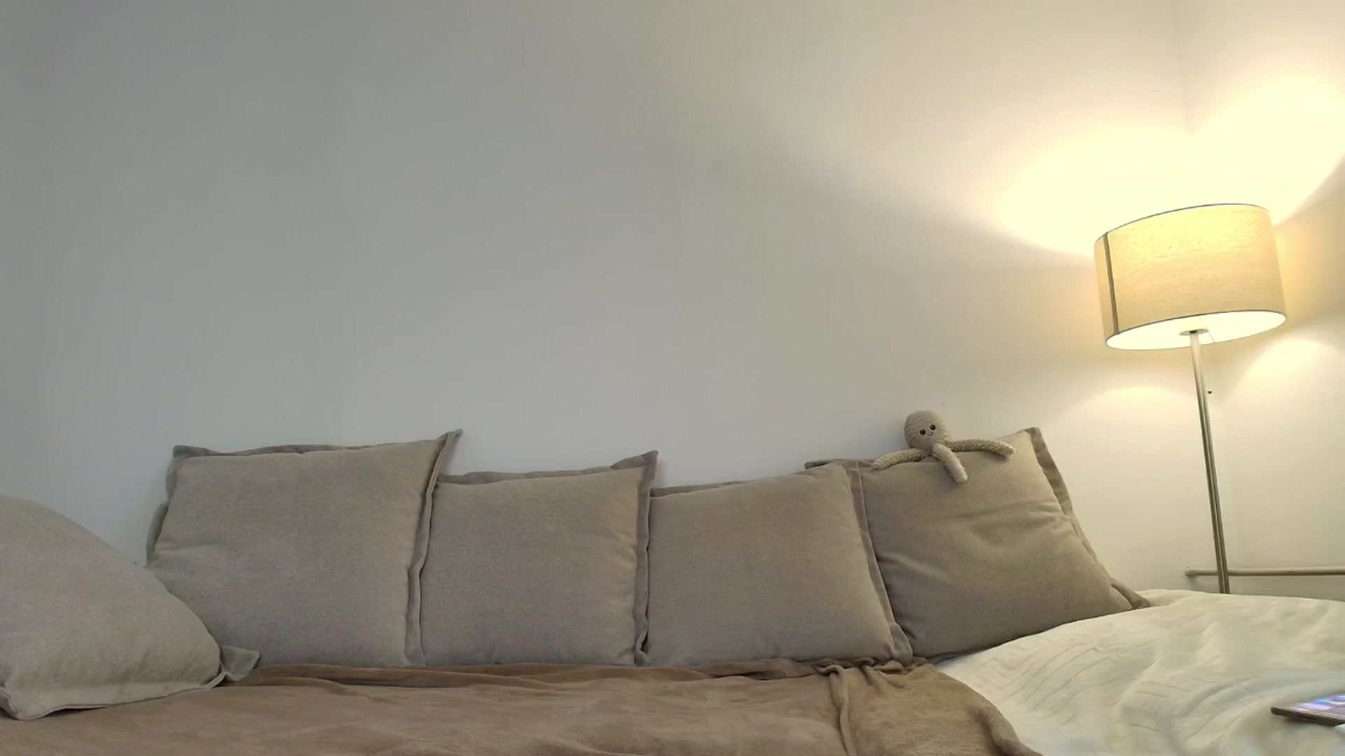 Gallery image thumbnail from Elenaxkiss's myfreecams stream on, 10/25/2025, 10:35 image 17 of 20