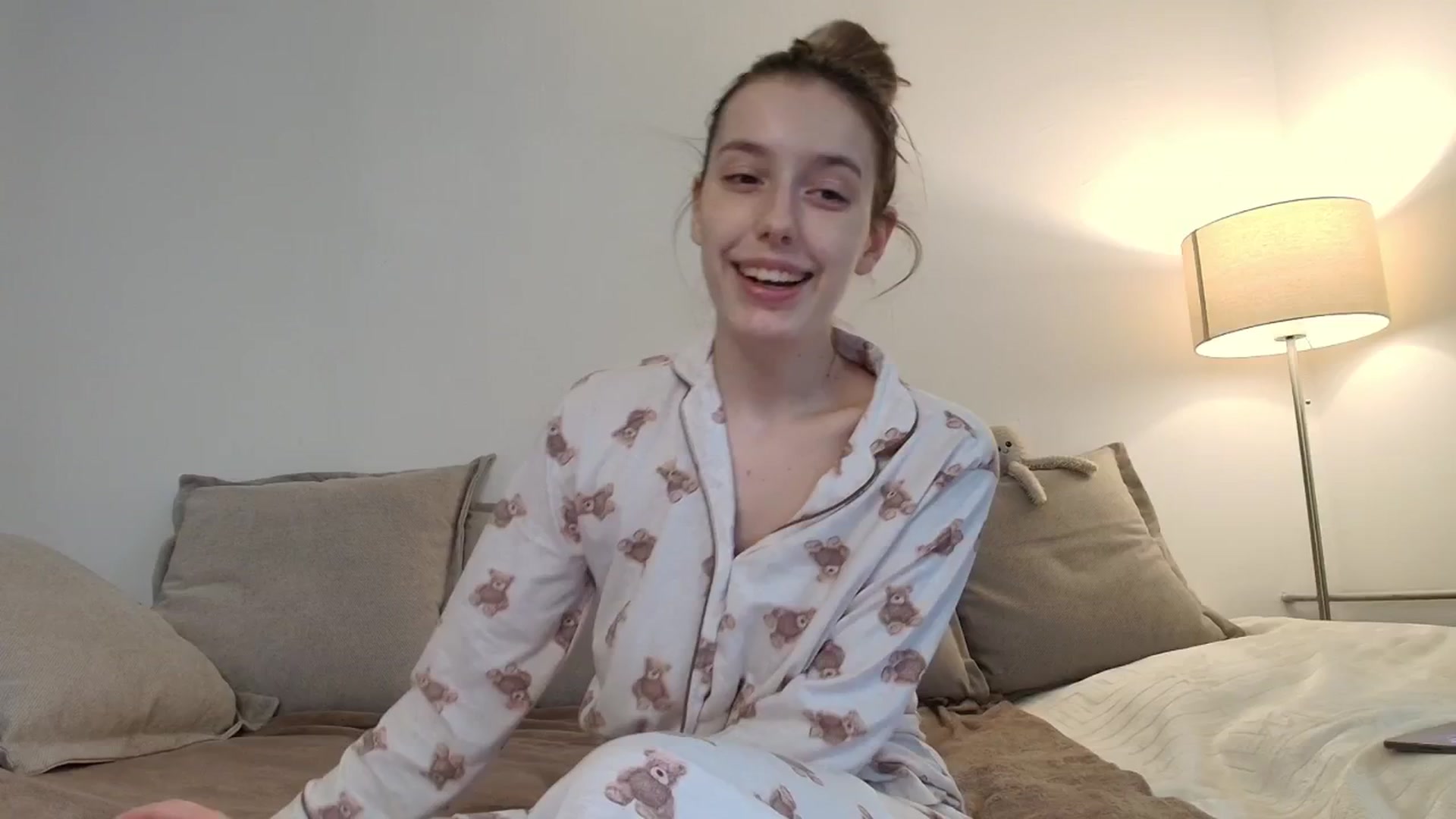 Gallery image thumbnail from Elenaxkiss's myfreecams stream on, 10/25/2025, 10:35 image 4 of 20