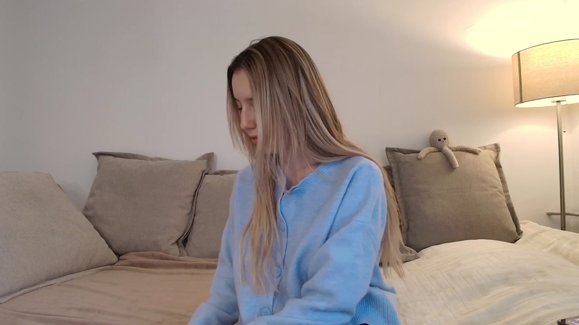 Gallery image thumbnail from Elenaxkiss's myfreecams stream on, 10/27/2025, 11:21 image 1 of 20