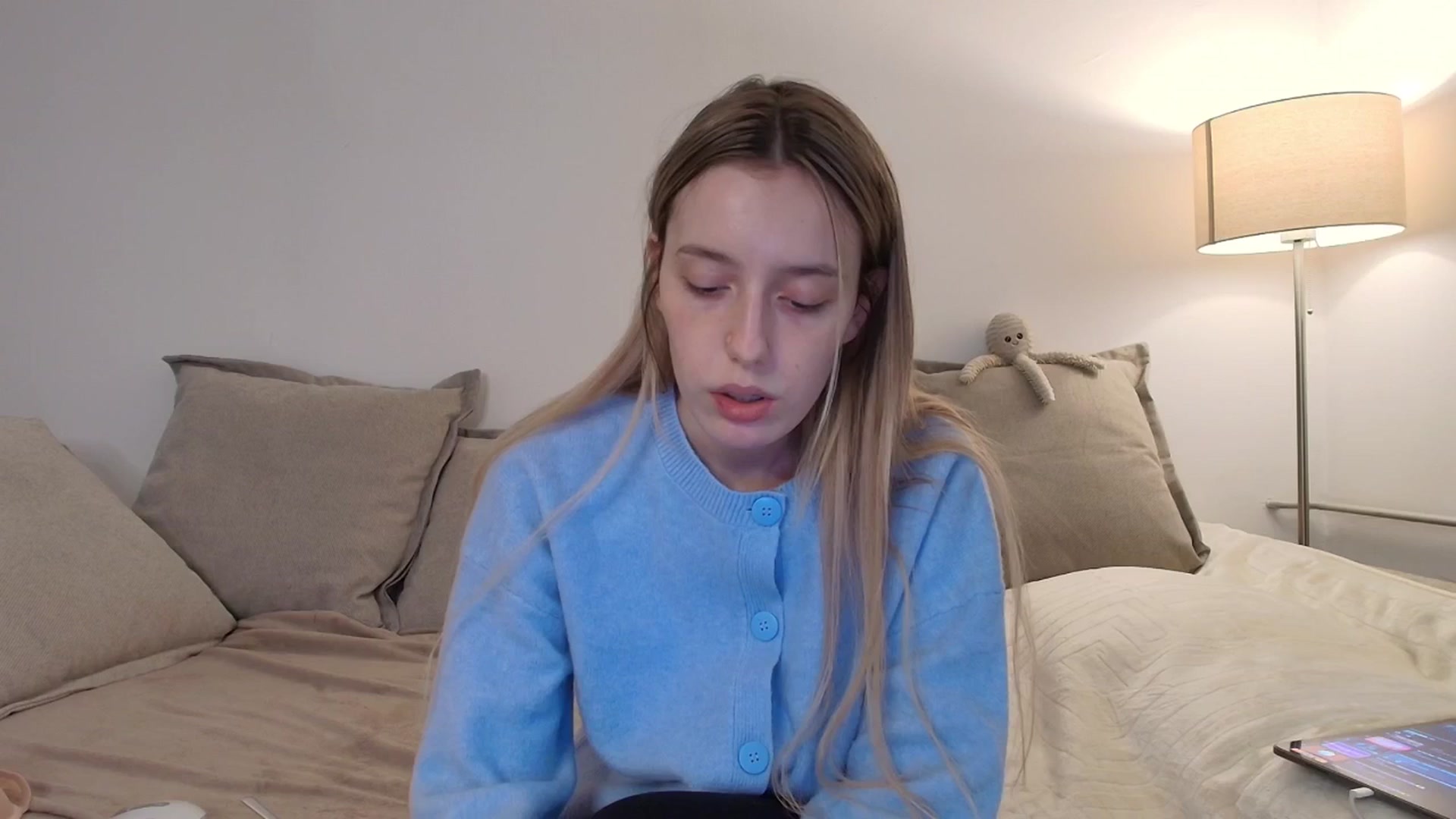 Gallery image thumbnail from Elenaxkiss's myfreecams stream on, 10/27/2025, 11:21 image 19 of 20