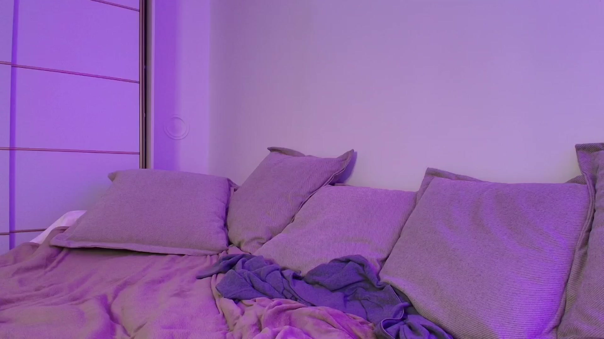 Gallery image thumbnail from Elenaxkiss's myfreecams stream on, 10/27/2025, 19:09 image 19 of 20