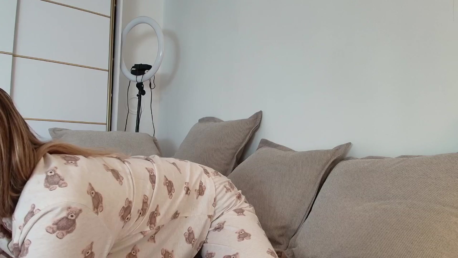 Gallery image thumbnail from Elenaxkiss's myfreecams stream on, 10/28/2025, 08:35 image 14 of 20