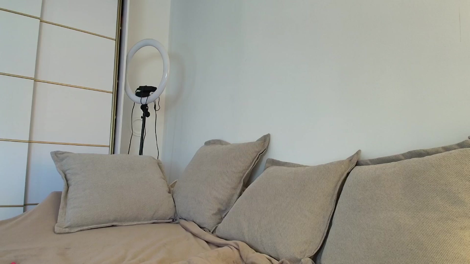 Gallery image thumbnail from Elenaxkiss's myfreecams stream on, 10/28/2025, 10:56 image 4 of 20