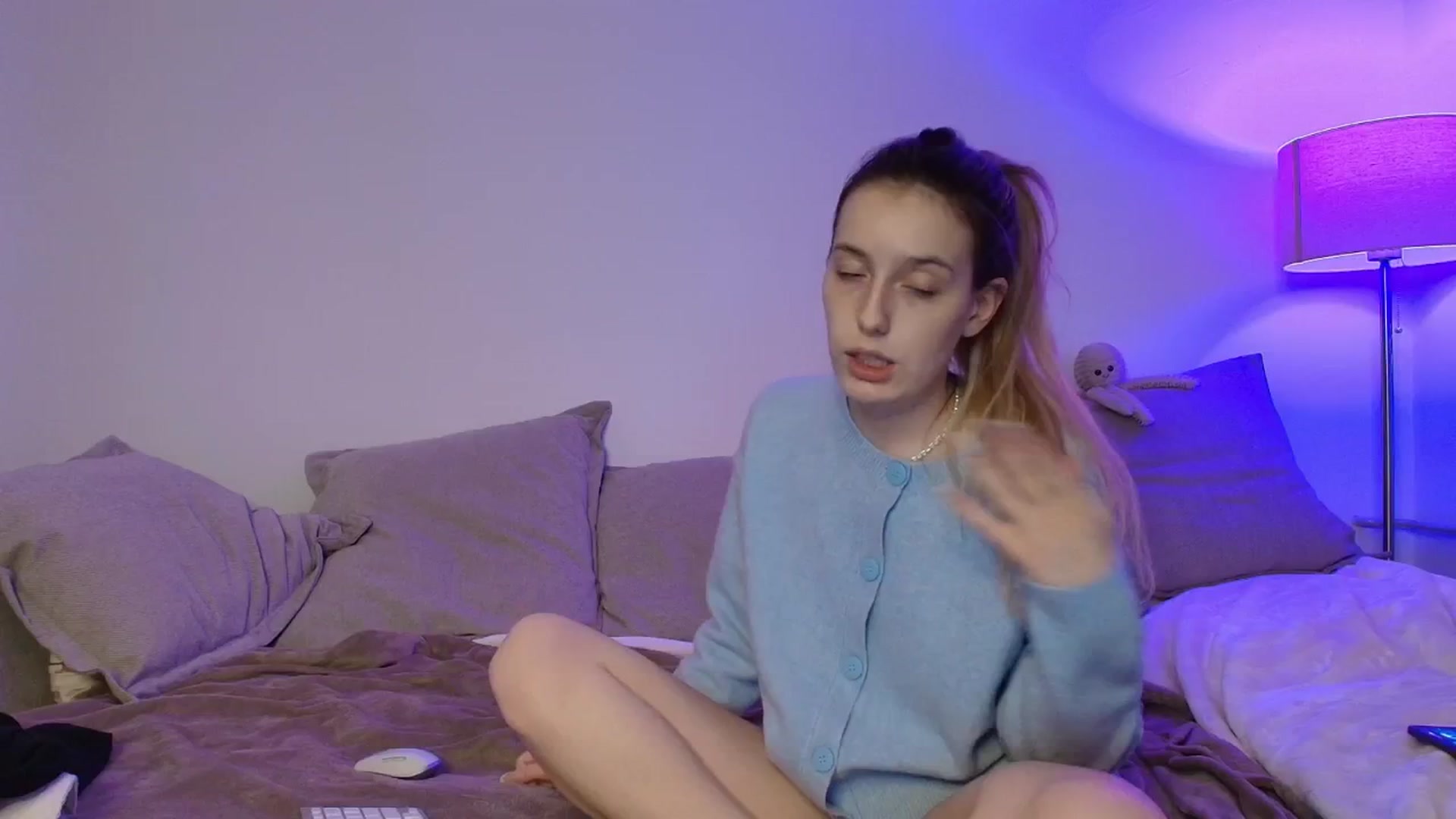 Gallery image thumbnail from Elenaxkiss's myfreecams stream on, 11/04/2025, 19:53 image 14 of 20
