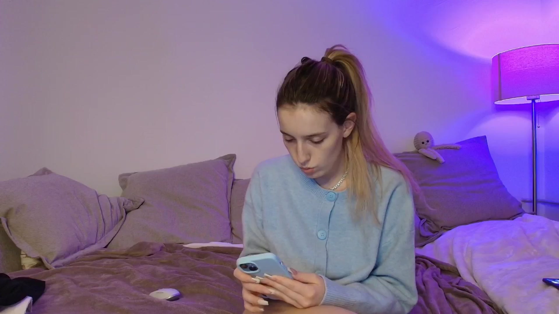 Gallery image thumbnail from Elenaxkiss's myfreecams stream on, 11/04/2025, 19:53 image 16 of 20