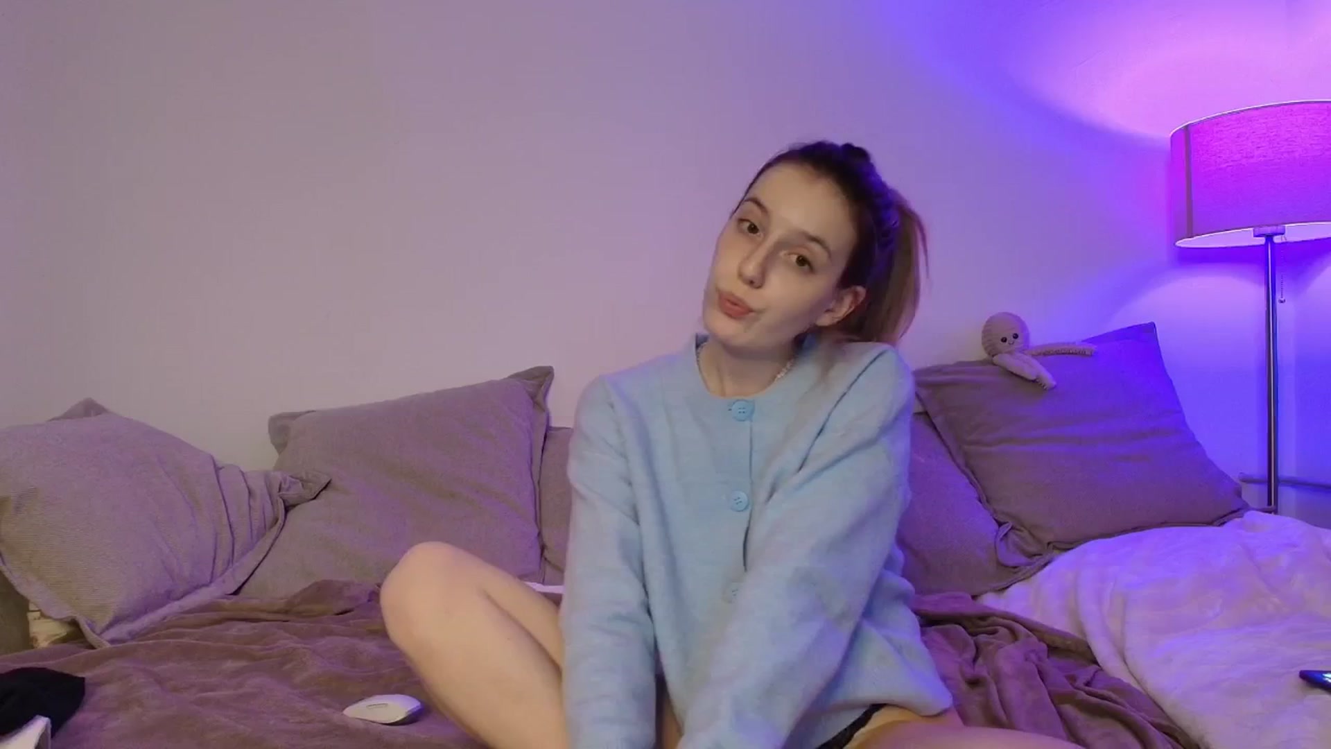 Gallery image thumbnail from Elenaxkiss's myfreecams stream on, 11/04/2025, 19:53 image 17 of 20