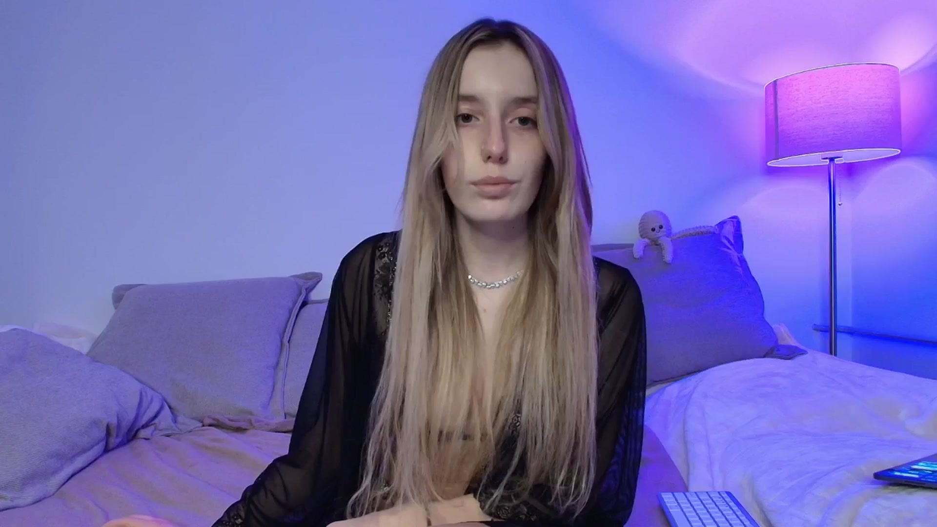 Gallery image thumbnail from Elenaxkiss's myfreecams stream on, 11/05/2025, 18:55 image 6 of 20