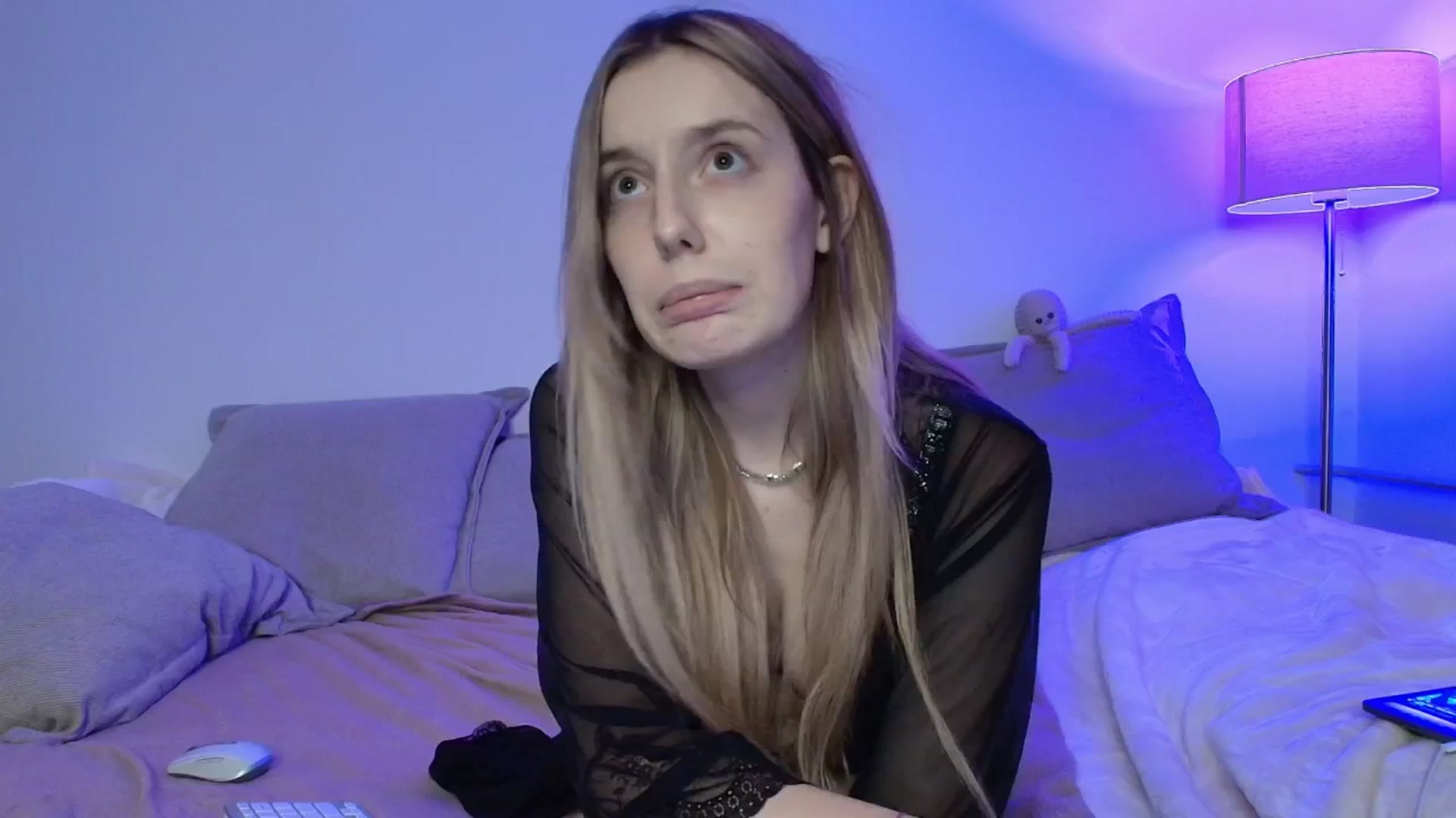 Gallery image thumbnail from Elenaxkiss's myfreecams stream on, 11/05/2025, 21:09 image 12 of 20