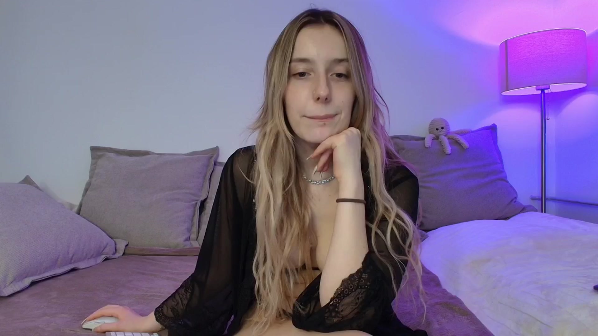 Gallery image thumbnail from Elenaxkiss's myfreecams stream on, 11/06/2025, 08:14 image 11 of 20